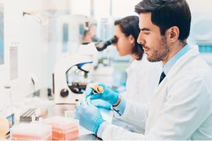 El Papel de los Laboratorios Clínicos en la Vigilancia de Enfermedades Infecciosas Emergentes