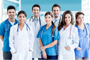 Miles de médicos residentes aseguran posiciones en el Medicine and Pediatric Specialties Match 2024