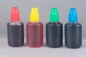 Estados Unidos eliminará colorantes artificiales derivados del petróleo en alimentos antes de 2026