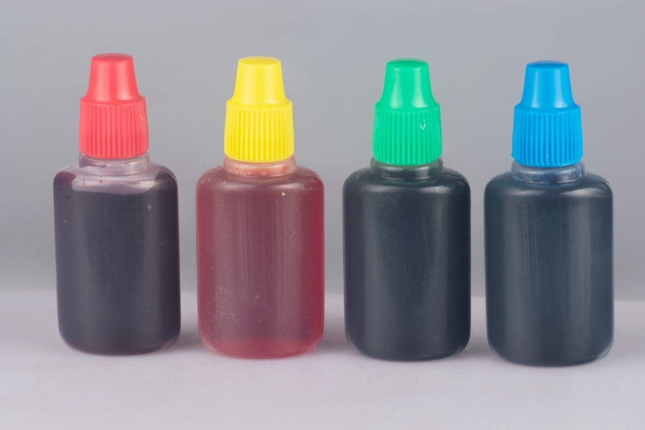 Estados Unidos eliminará colorantes artificiales derivados del petróleo en alimentos antes de 2026