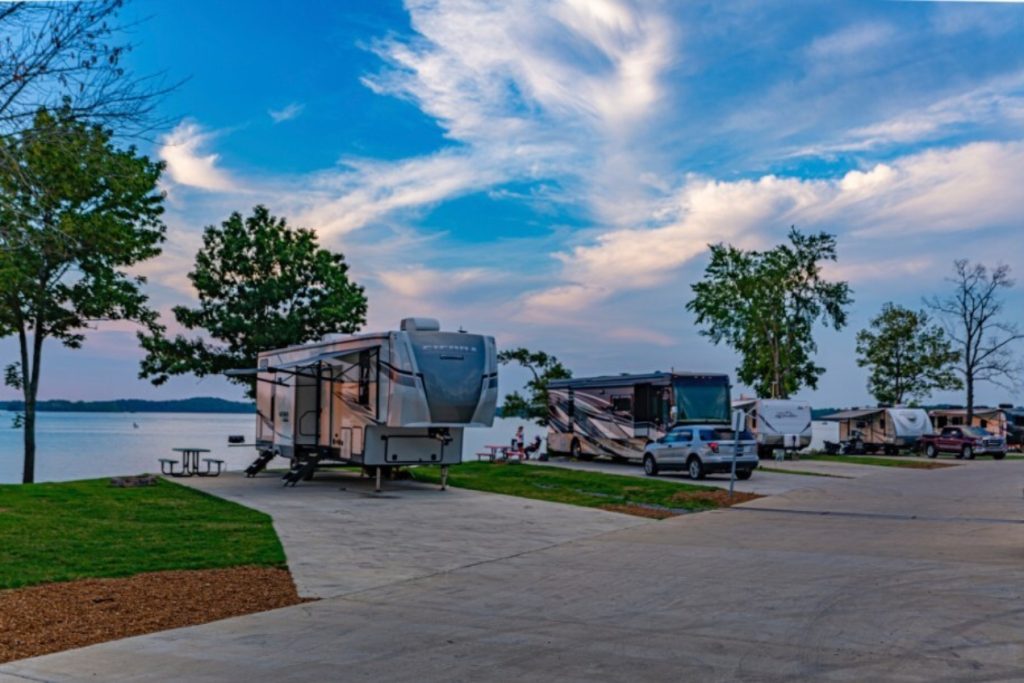 Nuevo programa de descuentos en vivienda busca apoyar a enfermeras viajeras en Estados Unidos